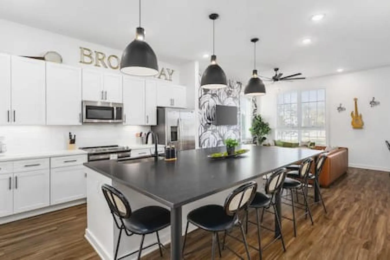 Modern Home With Large Patio Plus Rooftop Deck And Garage Nashville Holiday home